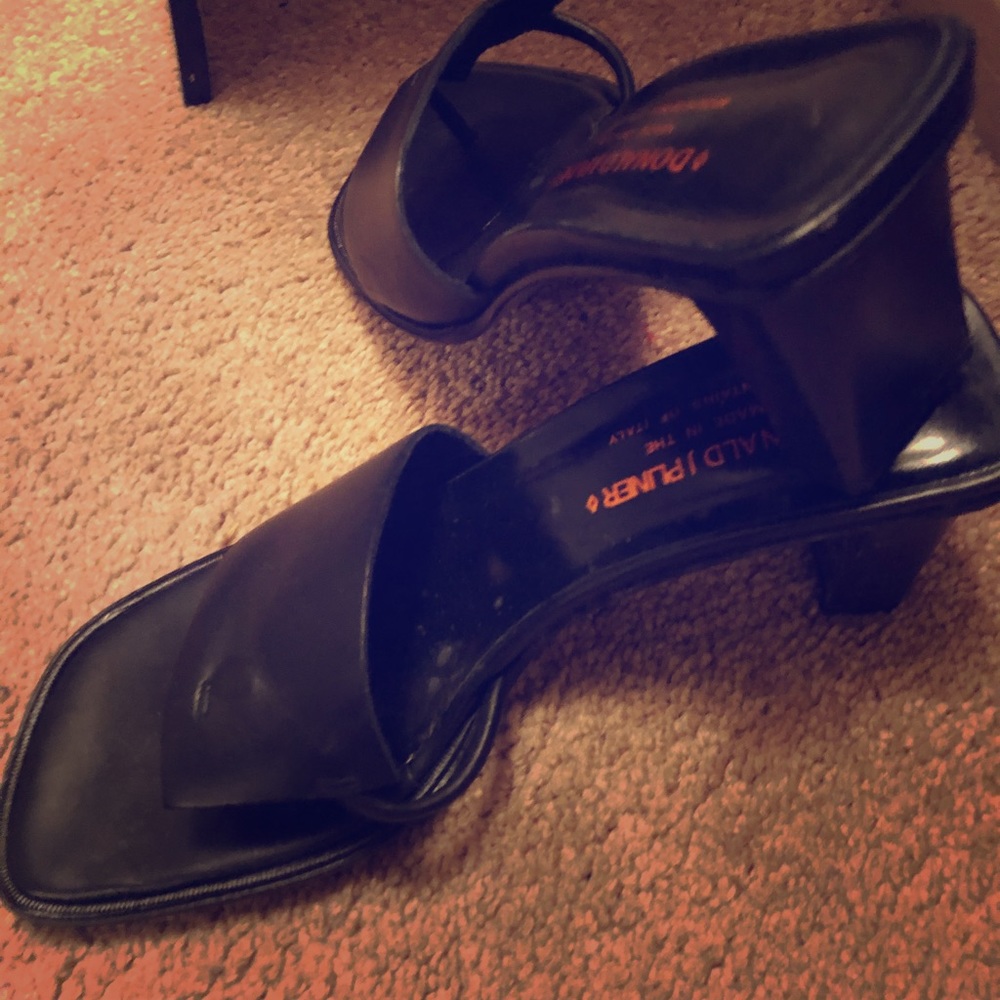 Shoe